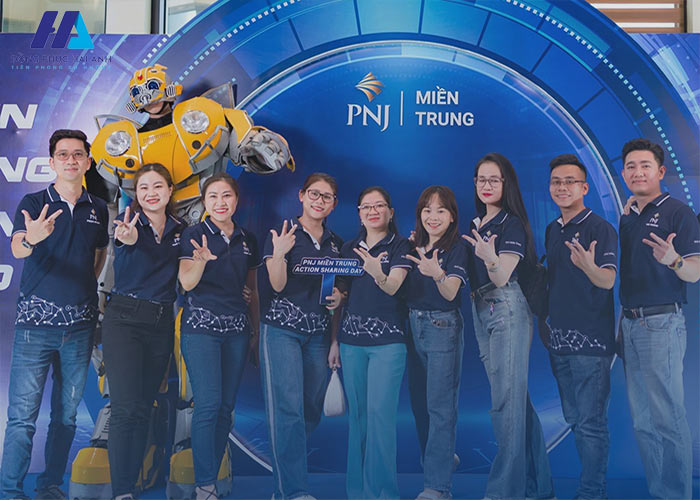 Vàng và xanh dương là hai màu sắc được lựa chọn để may Nhà Cái FLY88.COM Xanh Chín, Uy Tín Tặng 188k của PNJ 