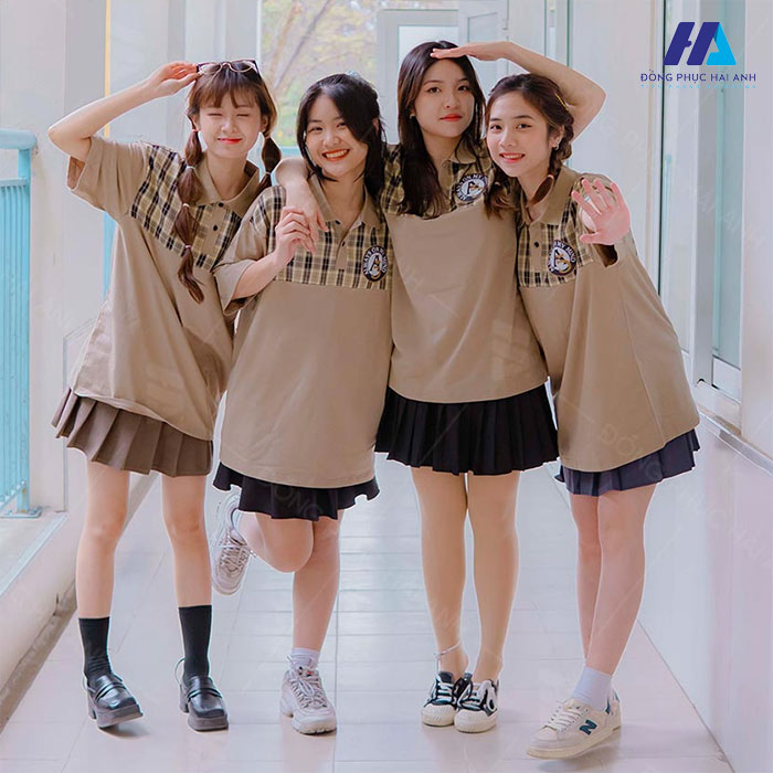 Thể hiện cá tính và tinh thần đoàn kết với mẫu áo lớp màu nâu
