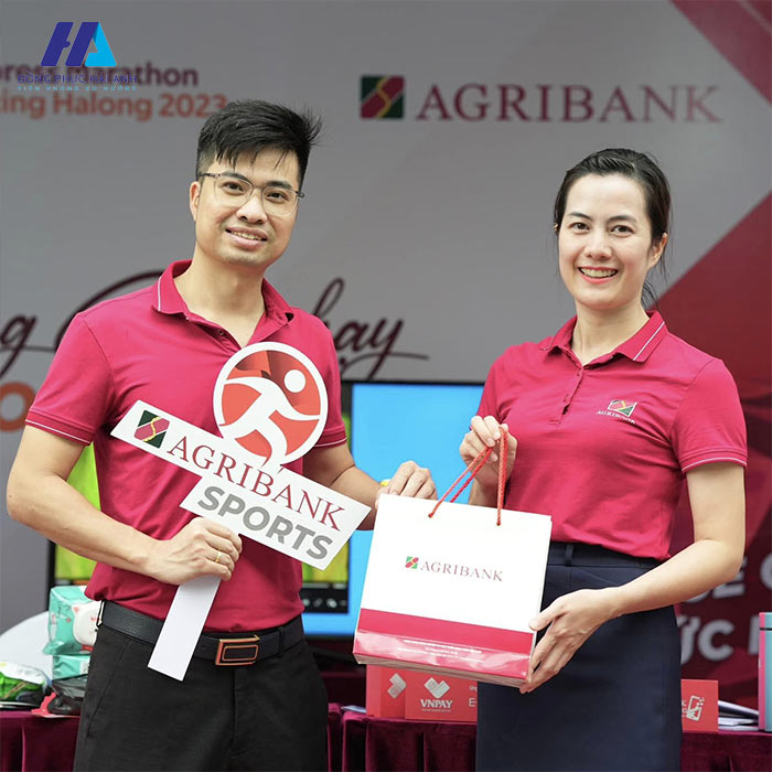 FLy88 quaytay.tv bóng đá ngân hàng giúp tạo hình ảnh chuyên nghiệp và uy tín