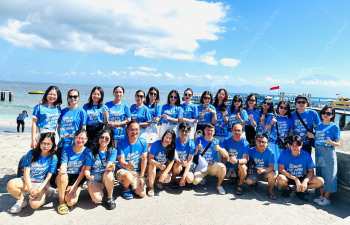 Mẫu Fly88 com giải trí trực tuyến Nhà Cái FLY88.COM Xanh Chín, Uy Tín Tặng 188k màu xanh dương cổ tròn là lựa chọn hoàn hảo cho các chuyến du lịch biển