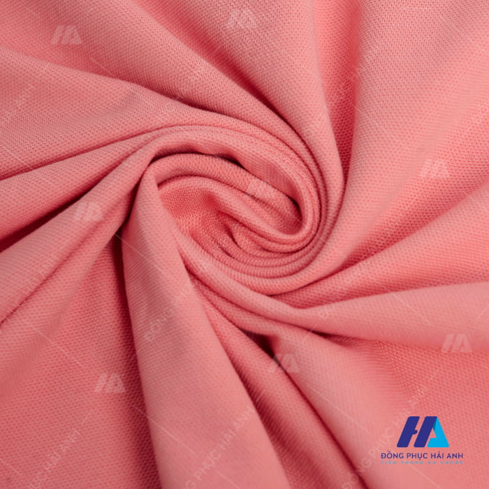 Vải Polo là chất vải có thiết kế may mặt lỗ riêng biệt