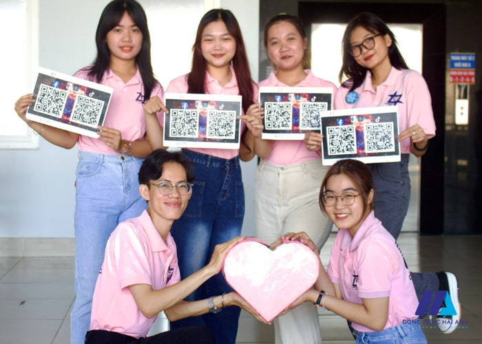 Flyok.vip truy cập ngay nhóm trường Kinh tế đối ngoại Cofer được thiết kế với nhiều màu sắc bắt mắt