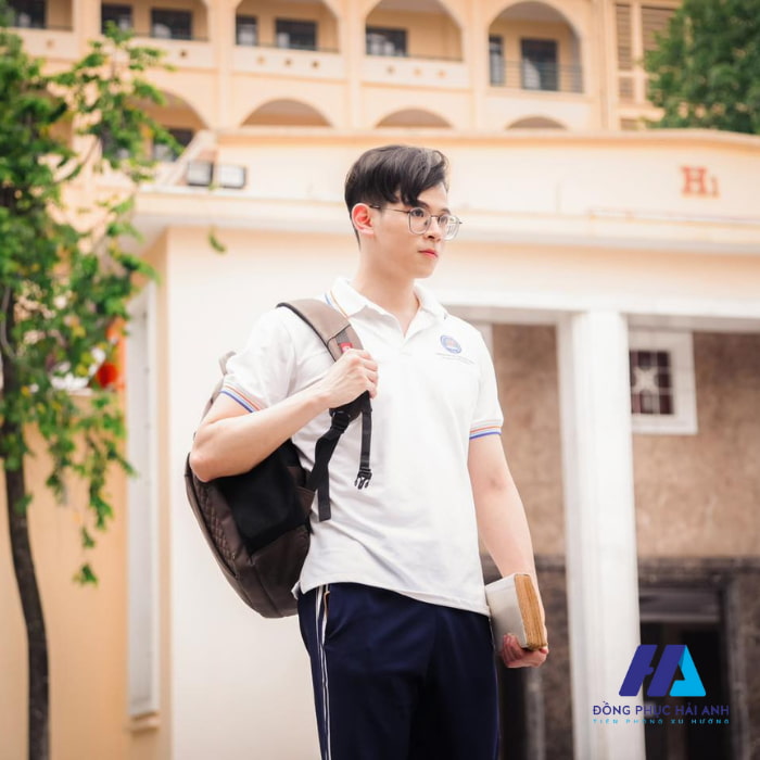 FLy88 quaytay.tv bóng đá màu trắng thanh lịch và trang nhã được ra mắt để kỷ niệm 60 năm ngày thành lập trường TMU