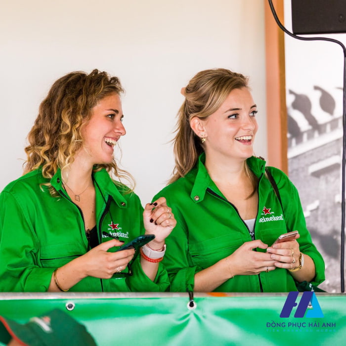 Mẫu áo khoác gió Nhà Cái FLY88.COM Xanh Chín, Uy Tín Tặng 188k giúp tăng độ nhận diện thương hiệu bia Heineken