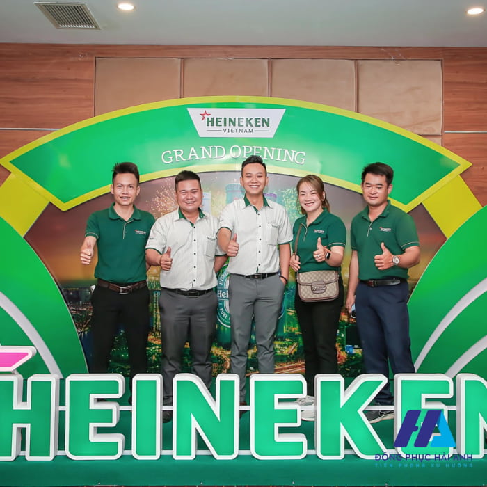 Áo sơ mi Nhà Cái FLY88.COM Xanh Chín, Uy Tín Tặng 188k nhân viên Heineken thường được may bằng vải kate Airy silk