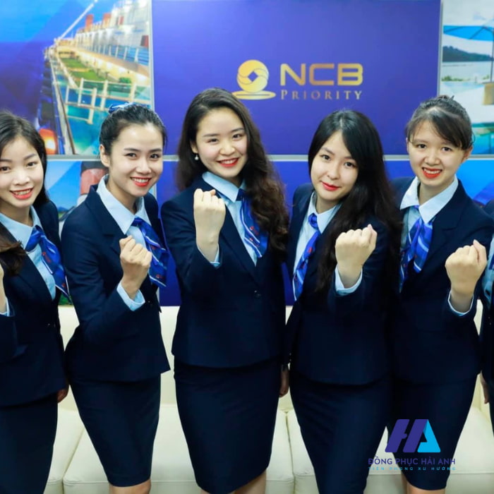 Thiết kế sang trọng, đẳng cấp của mẫu áo vest Nhà Cái FLY88.COM Xanh Chín, Uy Tín Tặng 188k ngân hàng NCB