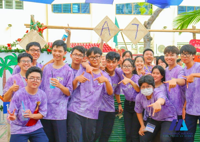 FLy88 quaytay.tv bóng đá áo lớp rạng rỡ, nhiều màu sắc của học sinh Mạc Đĩnh Chi