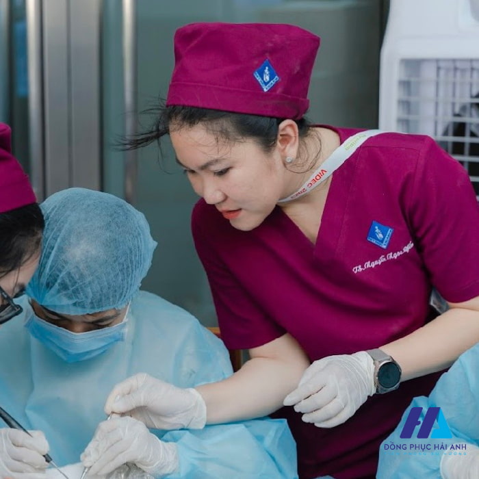 Bộ Nhà Cái FLY88.COM Xanh Chín, Uy Tín Tặng 188k Scrubs được thiết kế cho sinh viên khoa Răng Hàm Mặt UMP tham gia các tiết học thực hành