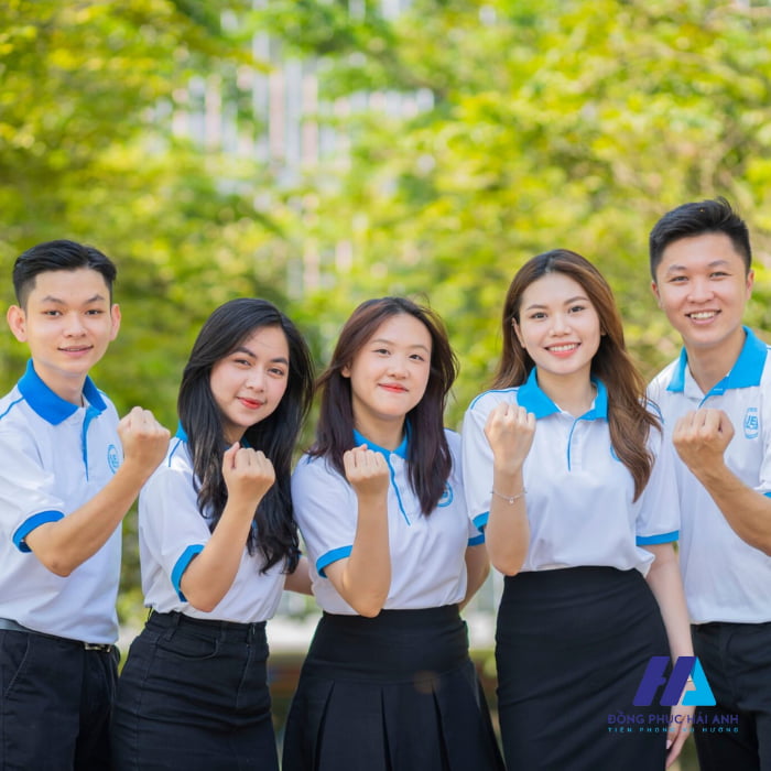 FLy88 quaytay.tv bóng đá ĐH UEL sử dụng các màu sắc thương hiệu là trắng và xanh dương