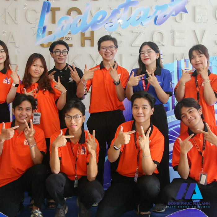 Mẫu Flyok.vip truy cập ngay màu cam tươi sáng của Khoa Tài chính UEH