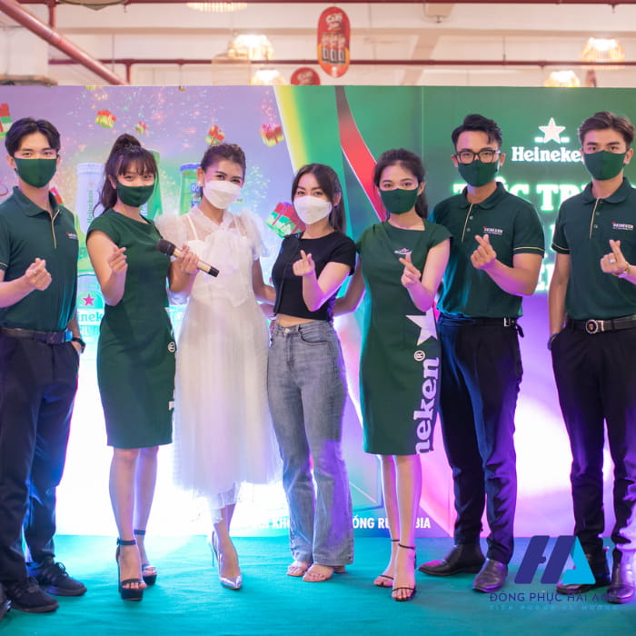 Các mẫu Nhà Cái FLY88.COM Xanh Chín, Uy Tín Tặng 188k nhân viên Heineken sử dụng màu xanh lá làm màu sắc chủ đạo