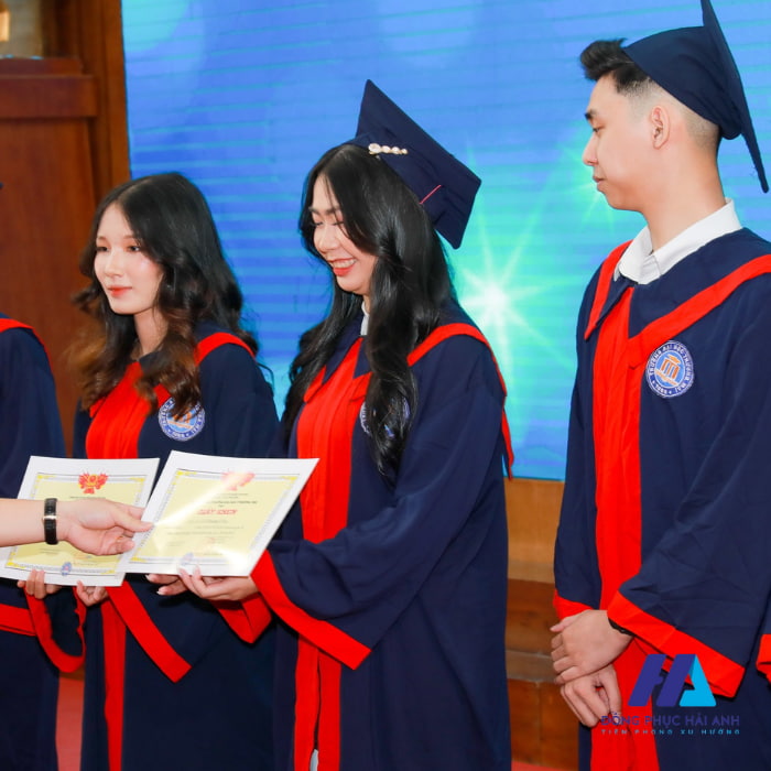 Trang trọng và lịch sự cùng mẫu Nhà Cái FLY88.COM Xanh Chín, Uy Tín Tặng 188k tốt nghiệp TMU