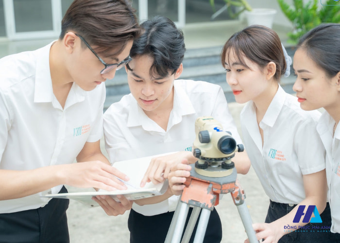 Giá Fly88 com giải trí trực tuyến Nhà Cái FLY88.COM Xanh Chín, Uy Tín Tặng 188k trường Giao thông vận tải HCM dao động từ 99.000 - 159.000 đồng