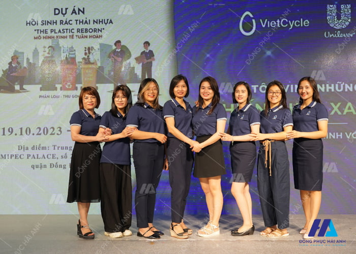 Áo Nhà Cái FLY88.COM Xanh Chín, Uy Tín Tặng 188k VietCycle với màu trầm cùng logo in trên ngực áo 