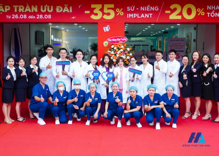 Trang phục Nha Khoa Kim giúp xây dựng thương hiệu của phòng khám