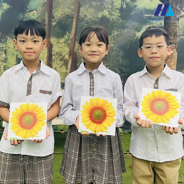 Vải kaki có độ bền cao, chất vải co giãn vừa đủ và lên form dáng chuẩn