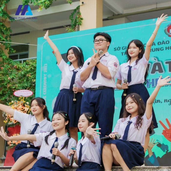 FLy88 quaytay.tv bóng đá THPT Phú Nhuận tăng tính chuyên nghiệp cho hình ảnh của trường
