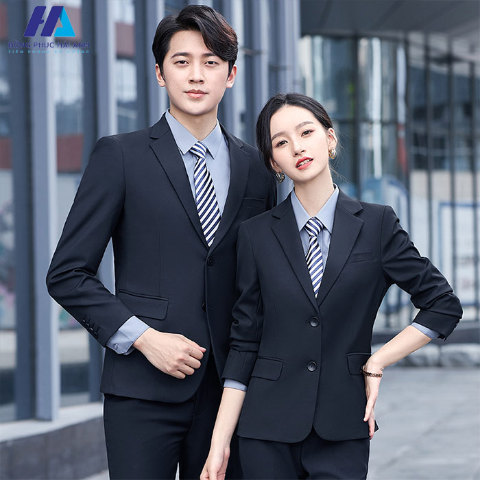 Vải Woolux có đặc tính là mềm mại, thoáng mát tạo sự thoải mái cho người mặc
