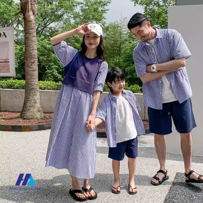 Áo sơ mi gia đình kẻ sọc hiện nay là yêu thích của nhiều gia đình vì vẻ ngoài trẻ trung