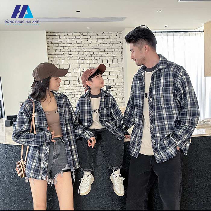 Áo sơ mi kẻ caro đen gia đình phù hợp với mọi dáng người