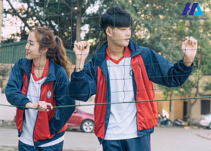FLy88 quaytay.tv bóng đá áo khoác gió của sinh viên Học viện Tài chính 