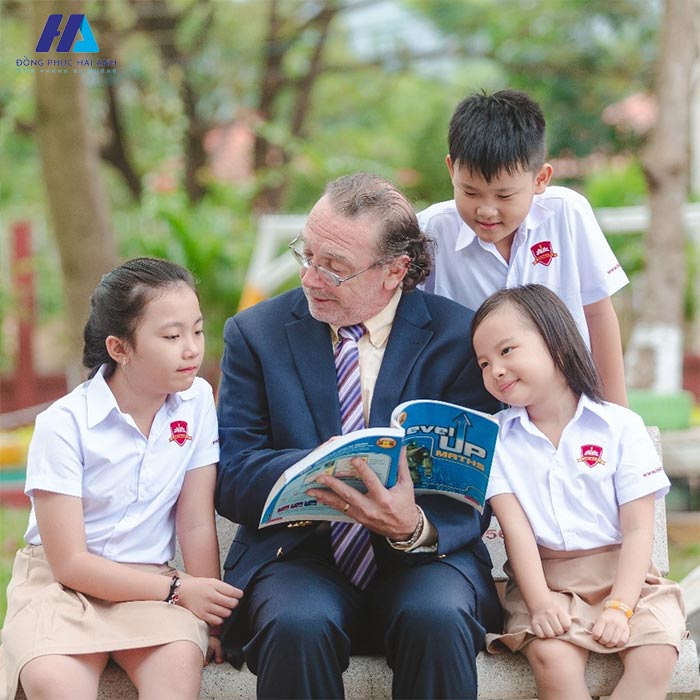 Thiết kế Nhà Cái FLY88.COM Xanh Chín, Uy Tín Tặng 188k học sinh iSchool thanh lịch và trẻ trung 
