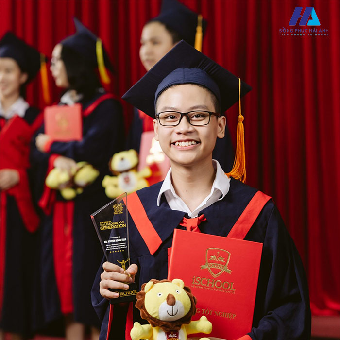 FLy88 quaytay.tv bóng đá tốt nghiệp iSchool sang trọng và ấn tượng 