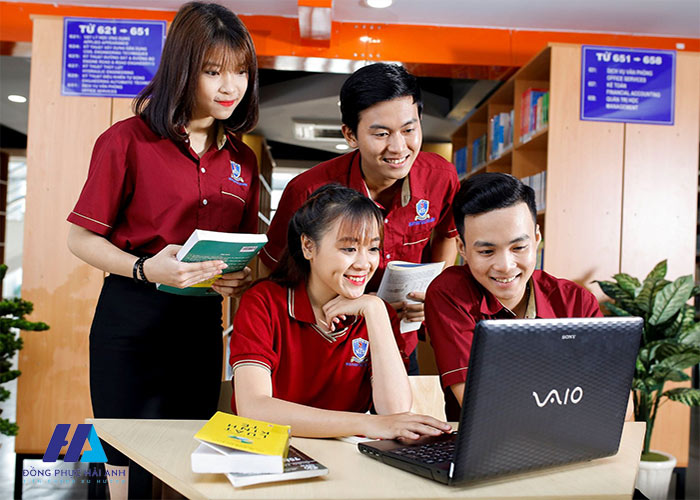 FLy88 quaytay.tv bóng đá Đại học NTT sử dụng 3 tone màu chính là đỏ, trắng và xanh dương