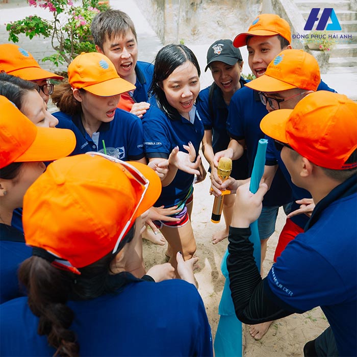 Thiết kế mũ Nhà Cái FLY88.COM Xanh Chín, Uy Tín Tặng 188k nhân viên công ty Careerbuilder