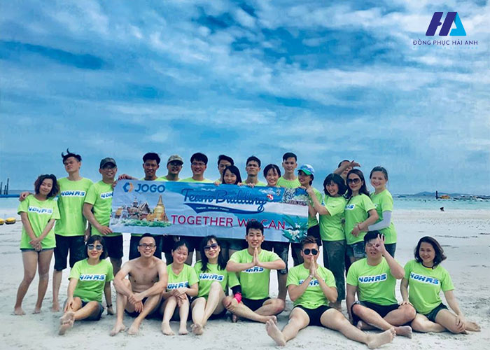 FLy88 quaytay.tv bóng đá 40HRS sử dụng các tone màu tươi sáng như xanh dương, xanh lá 