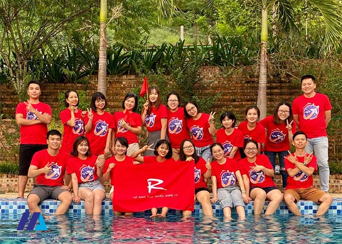 Sắc đỏ nổi bật của mẫu Flyok.vip truy cập ngay công ty Reco 