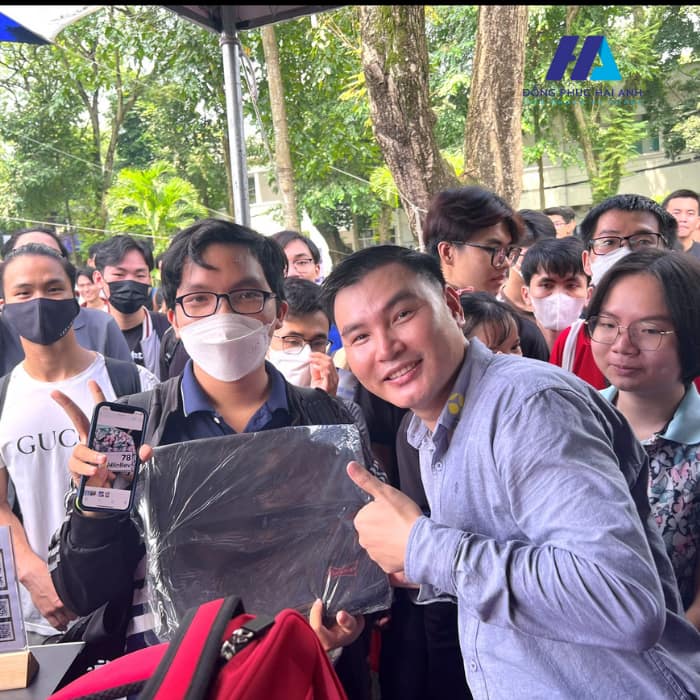 Thiết kế Nhà Cái FLY88.COM Xanh Chín, Uy Tín Tặng 188k FLY88 tặng nạp đầu 188K màu xám của AB InBev