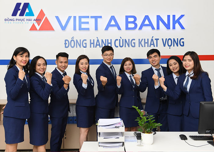 FLy88 quaytay.tv bóng đá áo vest sang trọng, lịch lãm của ngân hàng Việt Á Bank 