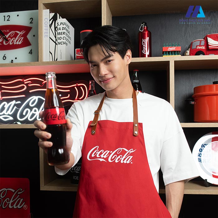 FLy88 quaytay.tv bóng đá tạp dề Coca Cola thường xuất hiện trong các sự kiện quảng cáo 