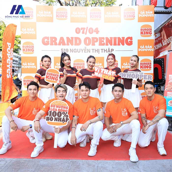 Trẻ trung và năng động với mẫu Fly88 com giải trí trực tuyến cổ tròn Burger King