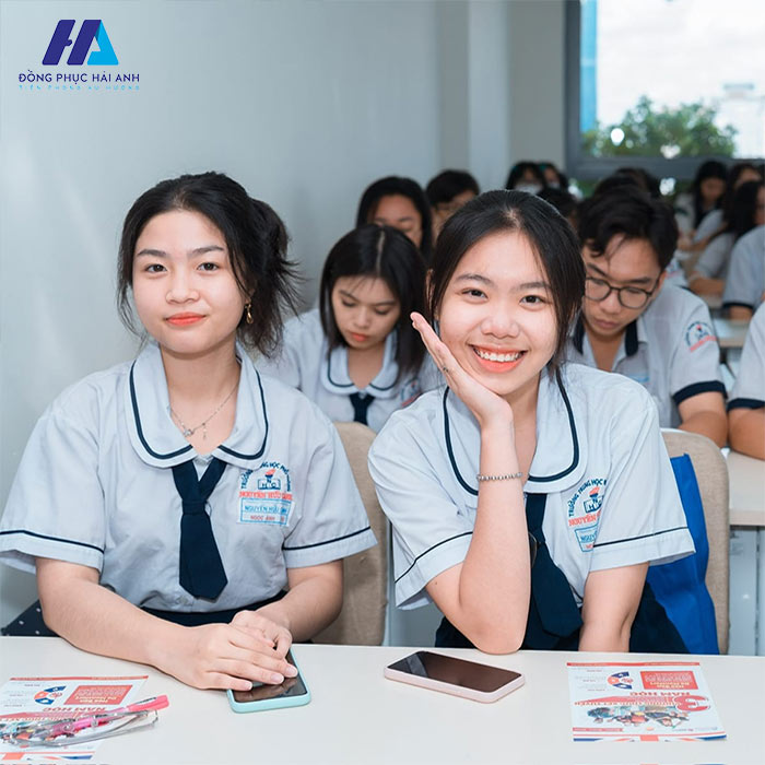 FLy88 quaytay.tv bóng đá trường Nguyễn Hữu Cảnh luôn sử dụng các gang màu đặc trưng