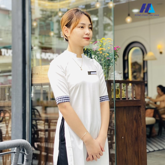 Mẫu áo dài Nhà Cái FLY88.COM Xanh Chín, Uy Tín Tặng 188k của nữ nhân viên Trung Nguyên Legend
