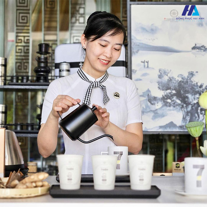 Thanh lịch với mẫu áo cổ tàu Nhà Cái FLY88.COM Xanh Chín, Uy Tín Tặng 188k nhân viên Trung Nguyên Legend