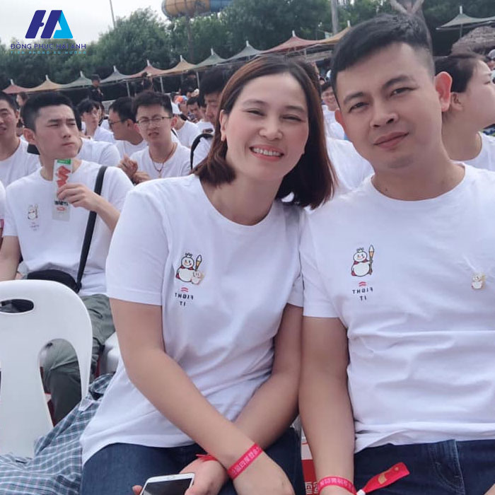 Thiết kế Fly88 com giải trí trực tuyến cổ tròn màu trắng Mixue tại các sự kiện