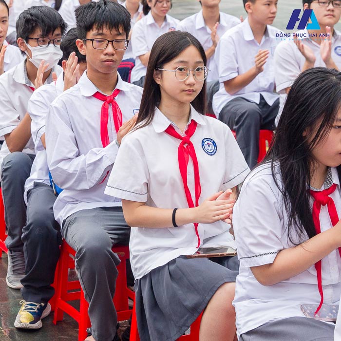 FLy88 quaytay.tv bóng đá của các em học sinh THCS Chu Văn An mang màu trắng trong sáng, ngây thơ