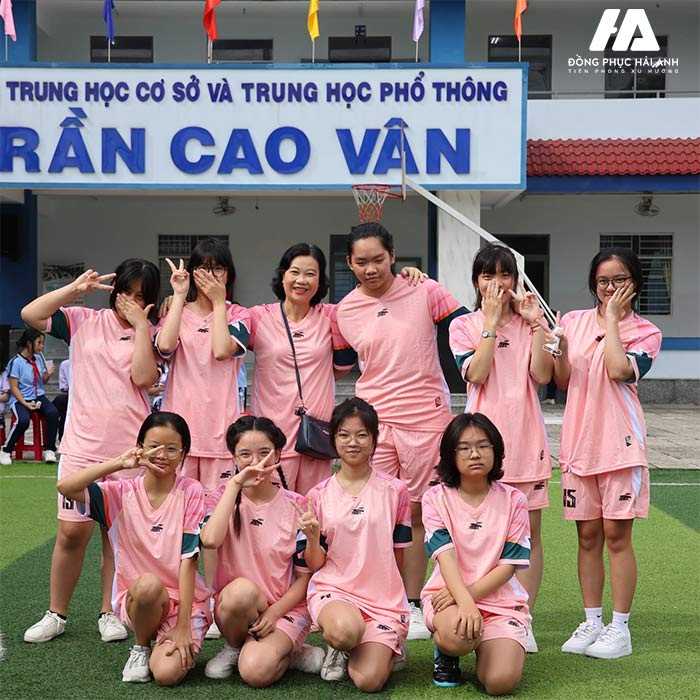 Áo nhóm lớp Nhà Cái FLY88.COM Xanh Chín, Uy Tín Tặng 188k trường Trần Cao Vân thường được dùng trong các buổi du lịch dã ngoại