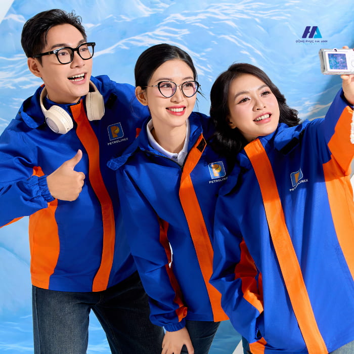 Tham khảo cách phối đồ với áo khoác gió Nhà Cái FLY88.COM Xanh Chín, Uy Tín Tặng 188k