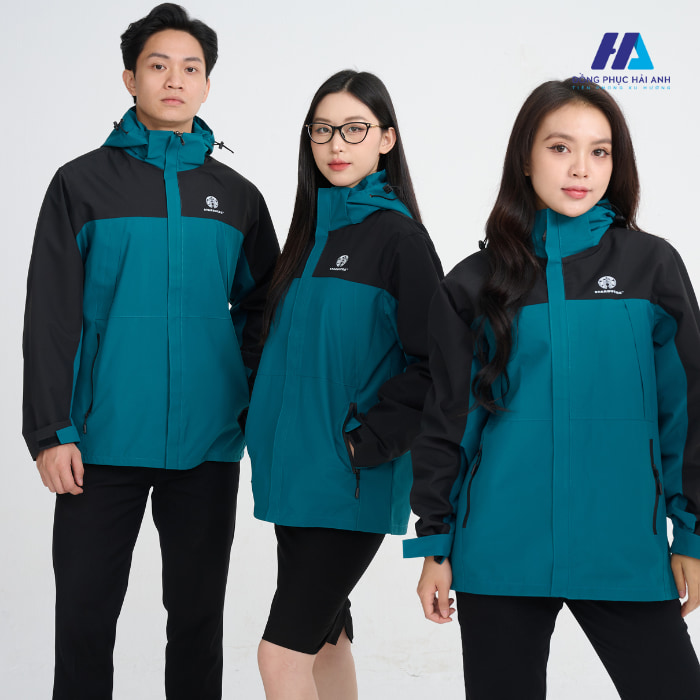 Sự kết hợp màu sắc độc đáo và nổi bật của mẫu áo khoác Nhà Cái FLY88.COM Xanh Chín, Uy Tín Tặng 188k