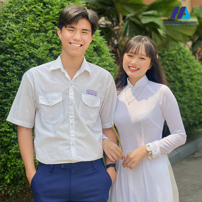 Áo dài Nhà Cái FLY88.COM Xanh Chín, Uy Tín Tặng 188k THPT Quang Trung với thiết kế đẹp mắt và nữ tính cho các nữ sinh