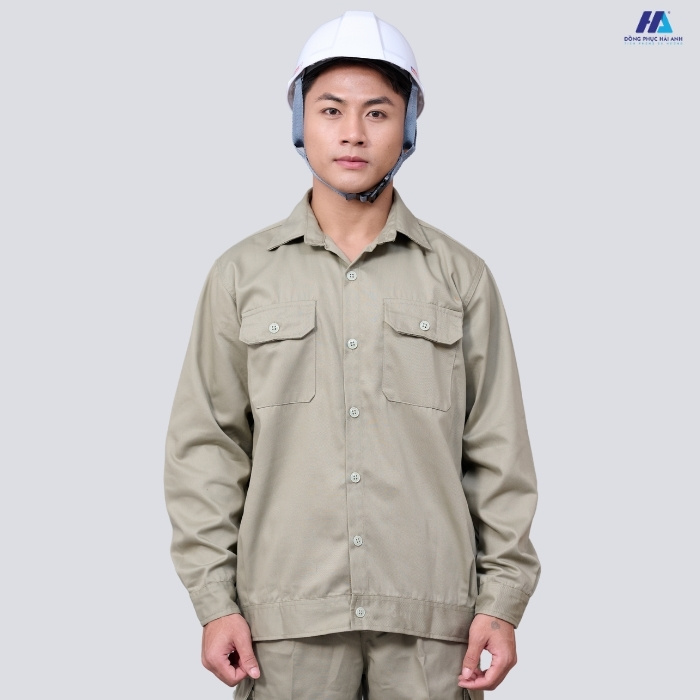 Mẫu quần áo bảo hộ lao động 13 vừa an toàn vừa chuẩn thẩm mỹ
