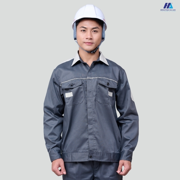 Quần áo bảo hộ lao động 31 gây ấn tượng bởi màu sắc và thiết kế