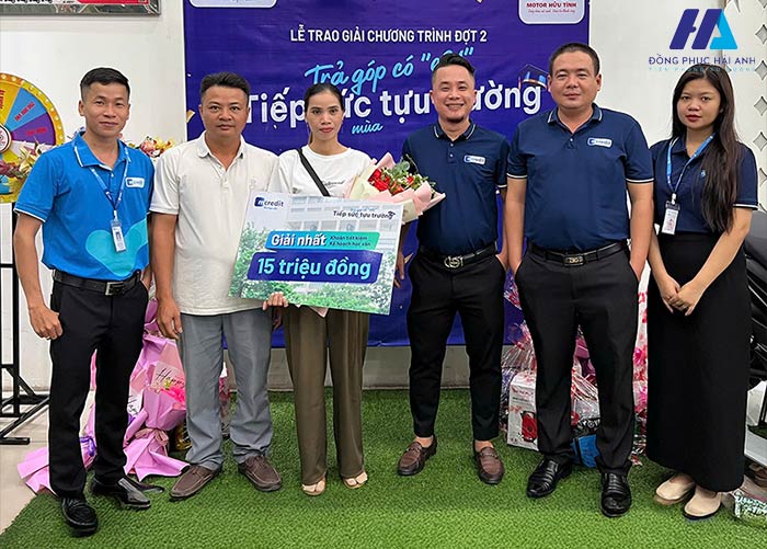 Áo polo Nhà Cái FLY88.COM Xanh Chín, Uy Tín Tặng 188k của Mcredit nổi bật với tone màu xanh dương 