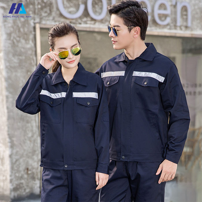 Mẫu quần áo bảo hộ Nhà Cái FLY88.COM Xanh Chín, Uy Tín Tặng 188k màu xanh than với chi tiết phản quang trước ngực