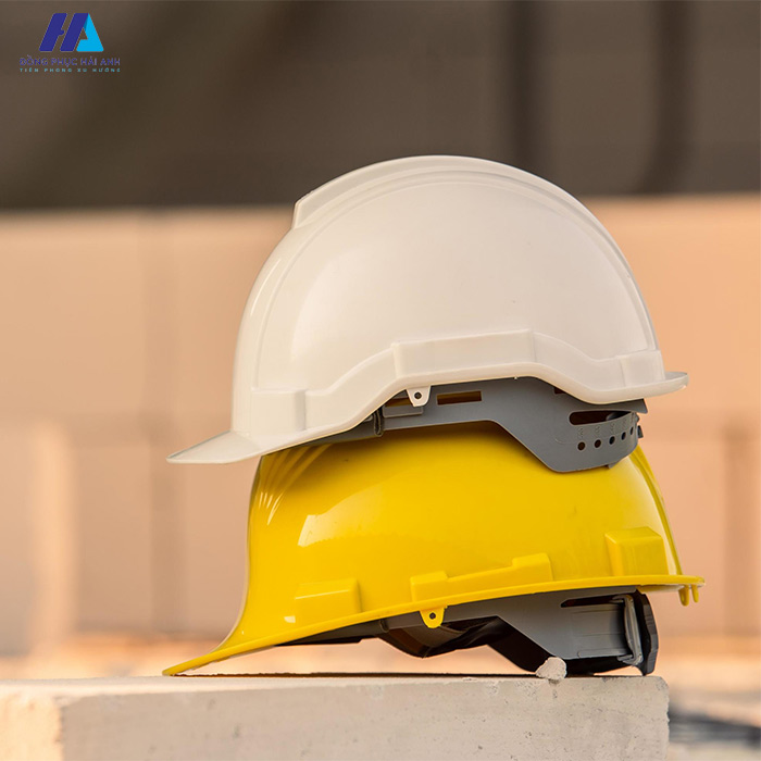 Mũ bảo hộ giúp bảo vệ phần đầu của người lao động