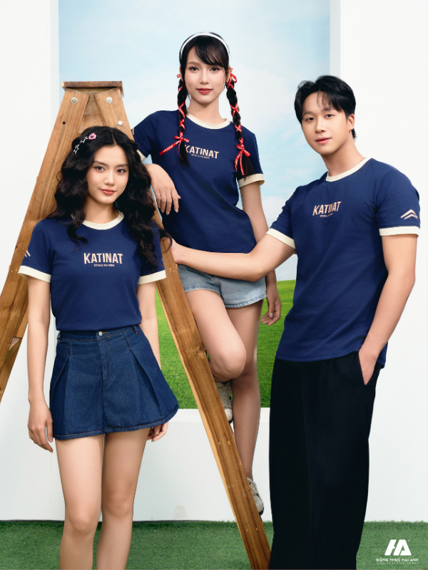 Flyok.vip truy cập ngay công ty ultimate cổ tròn màu xanh đen phối màu kem chesse